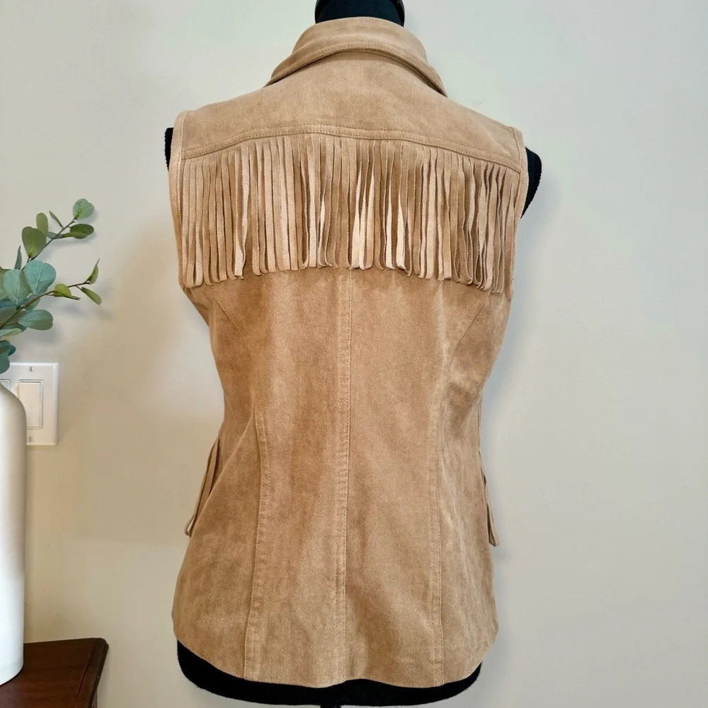 Chicos size 0 (small) tan faux suede vest with fringe boho western cowgirl - Picture 3 of 5
